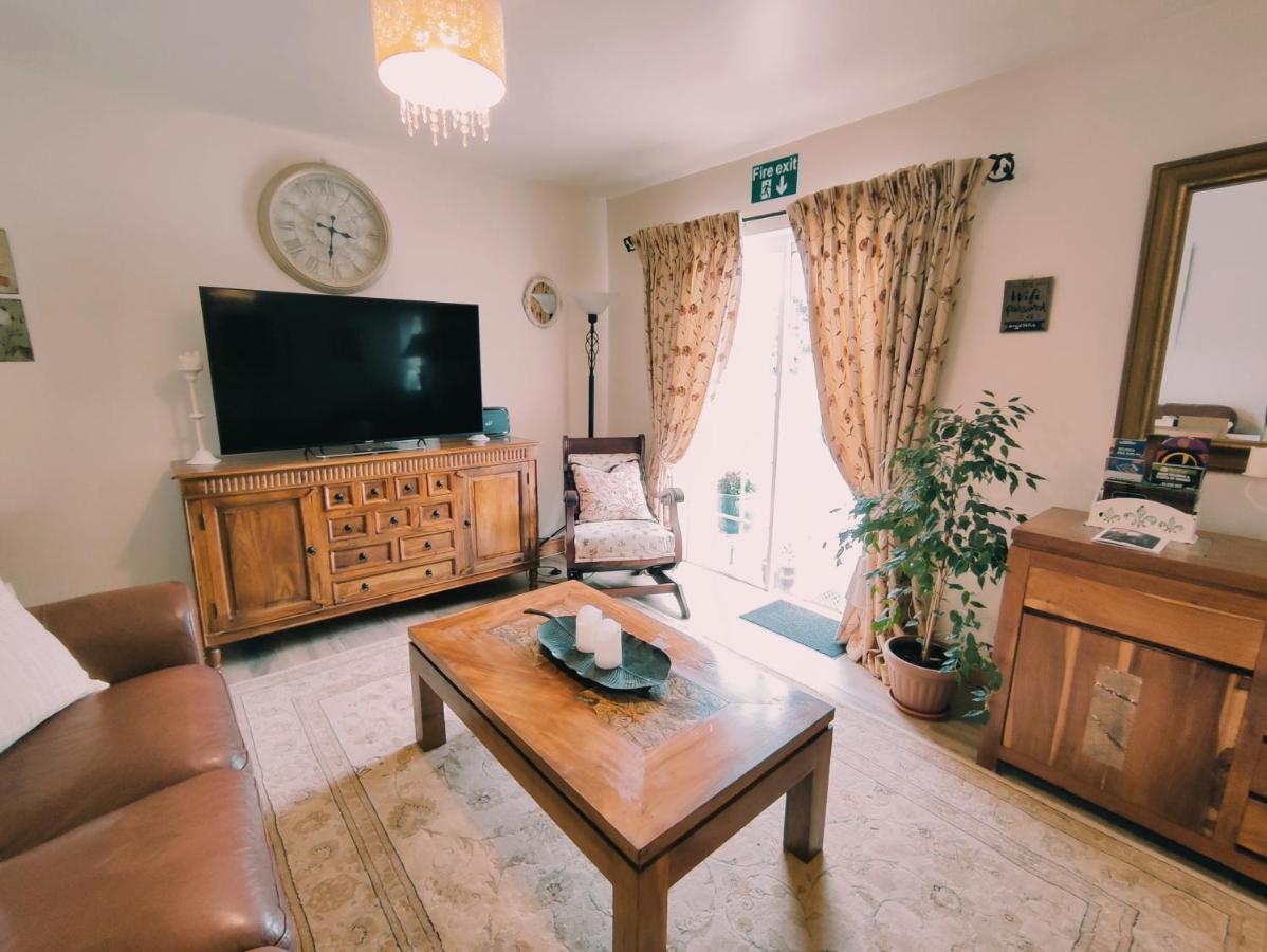 אניס Tower View Lodge מראה חיצוני תמונה